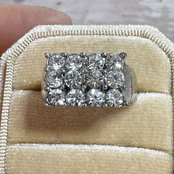 Vtg Silver Tone Cocktail Ring Rectangle Sparkling Clear Rhinestones Cluster Sz 9 - Picture 11 of 11